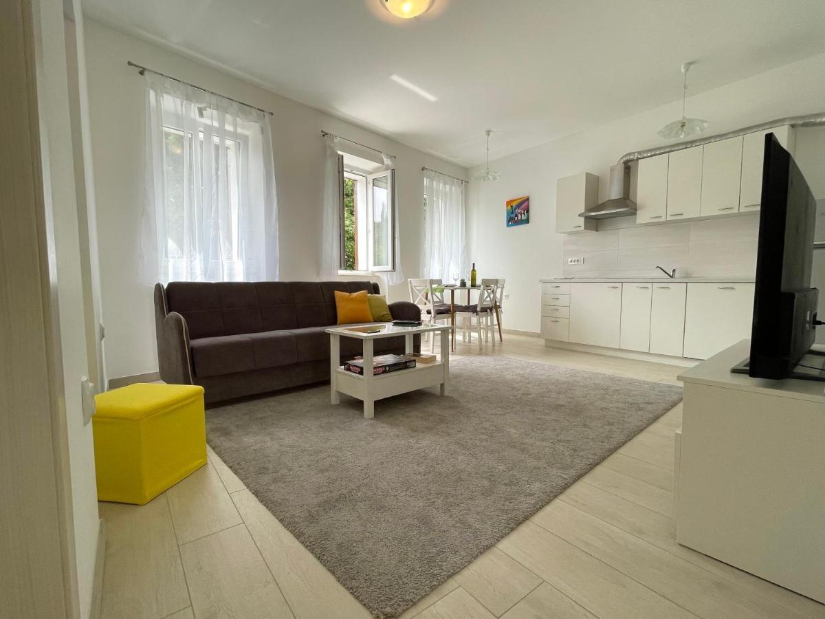 Modern Apartment In The Old Part Of Town Rijeka Extérieur photo